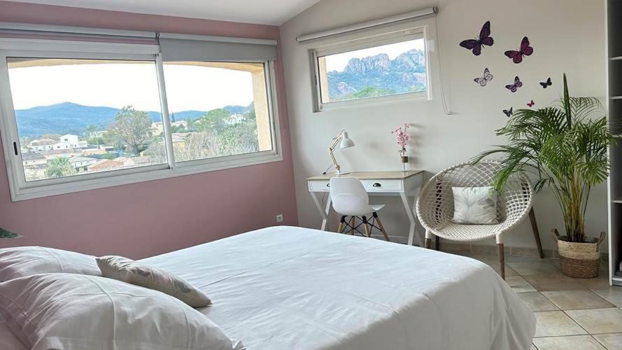 2 Hebergements - 10 Couchages - Parking, Piscine, Jacuzzi - Convivialite 罗克布伦河畔阿尔让 外观 照片