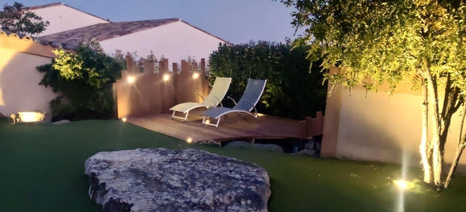 2 Hebergements - 10 Couchages - Parking, Piscine, Jacuzzi - Convivialite 罗克布伦河畔阿尔让 外观 照片